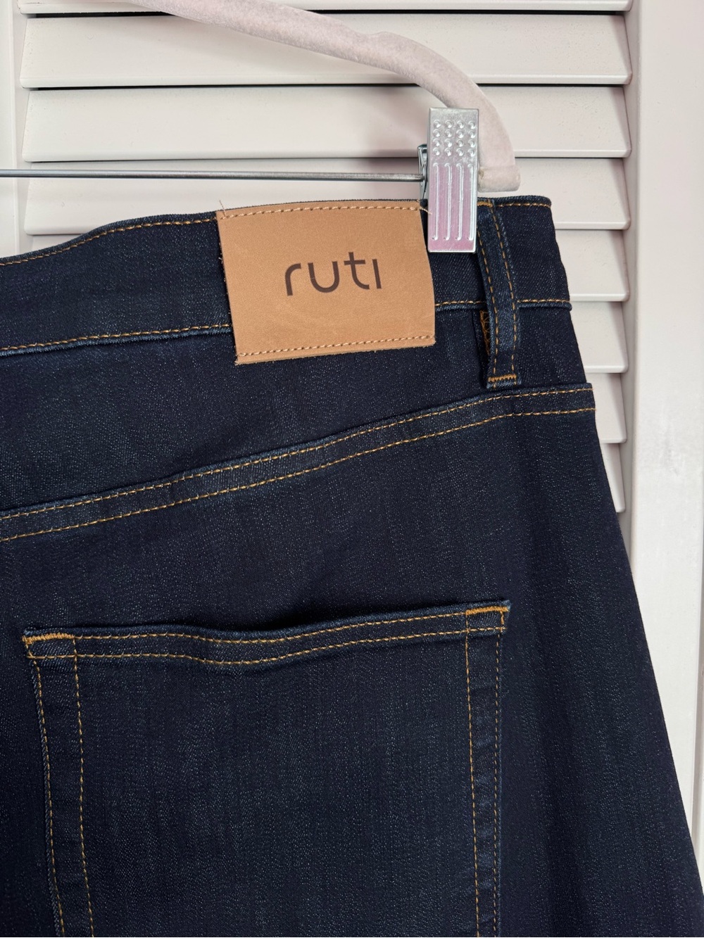 Ruti The Ultimate Barrel Leg Jeans 2.0 Nyx Dark Wash Size 14 Modern Taper NWT - Picture 9 of 11